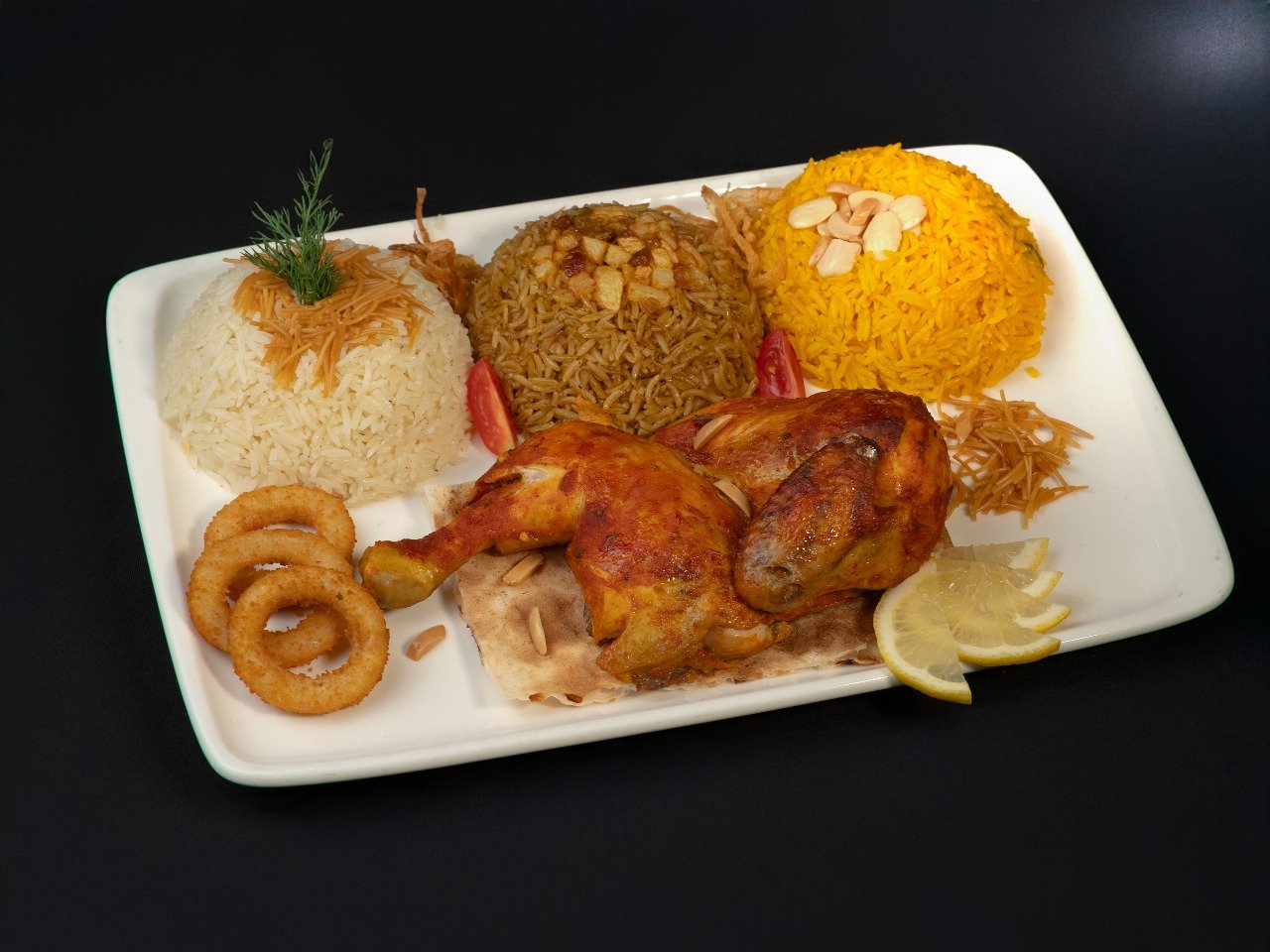 نصف دجاجة مع الأرز